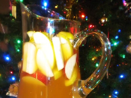 Sparkly Apple Ginger Sangria for Wintertime Bliss