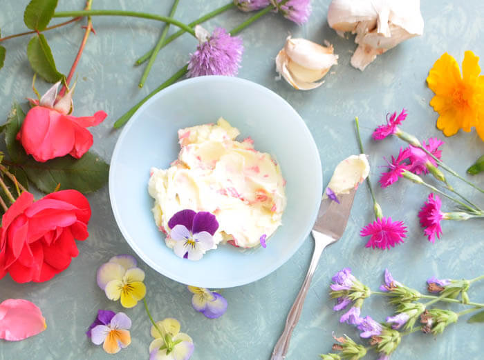 12 Edible Flowers To Elevate All Your Meals and Drinks