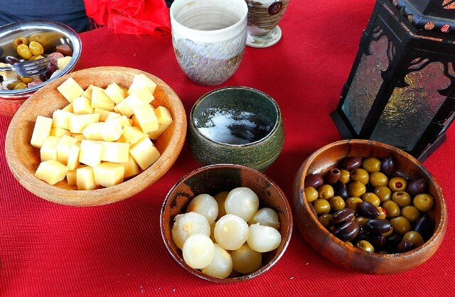 How to Throw a Medieval Style Dinner Party