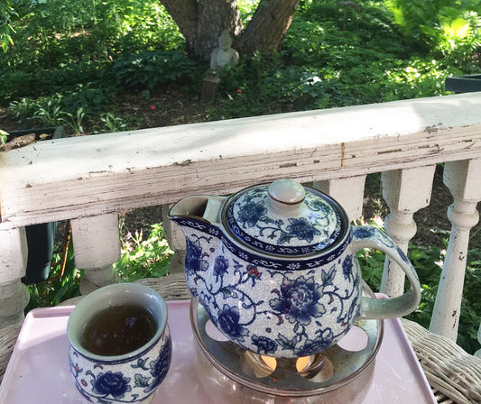 How to Create a Tea Ritual to Practice Presence
