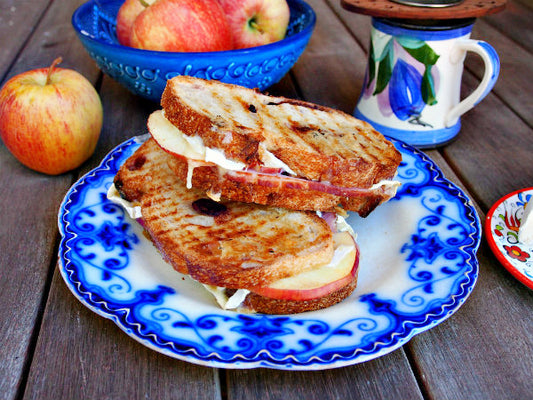 Brie Tea Sandwich with Smoked Ham and Apples