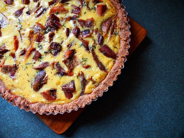 Savory and Sweet: Honey Thyme Quiche with Chicken and Cheddar Recipe