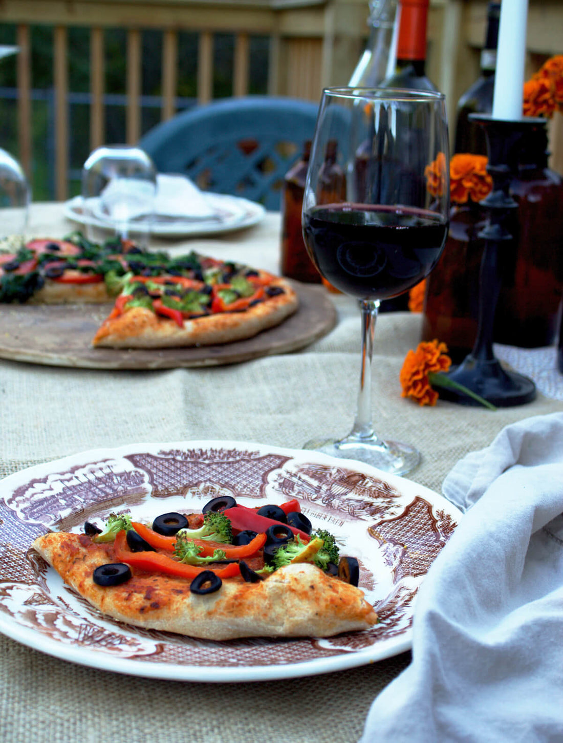 Mulled Wine & Pizza Party with Cauliflower Crust Pizza