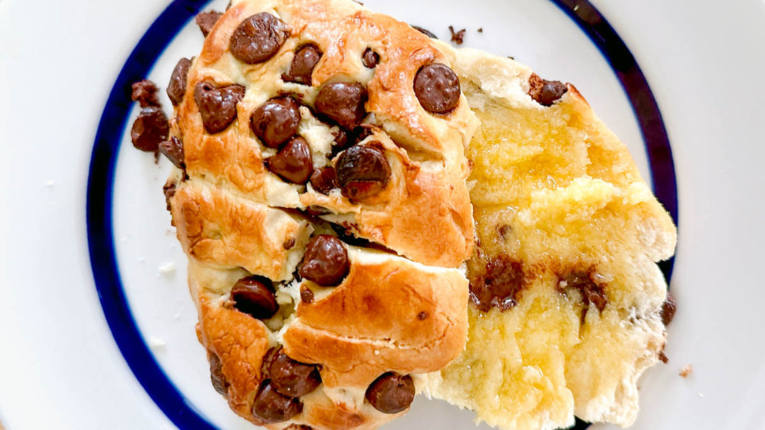 If you are feeling like treating yourself to a tasty specialty bread that you can make from scratch, I recommend trying this delicious offering of Viennoise au Chocolat.