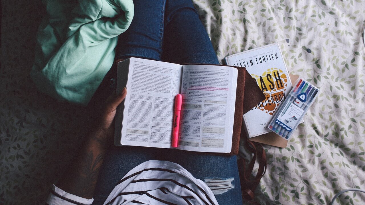Tea Before Bed, and 5 Other Bedtime Rituals for Mindful Sleeping – Plum ...