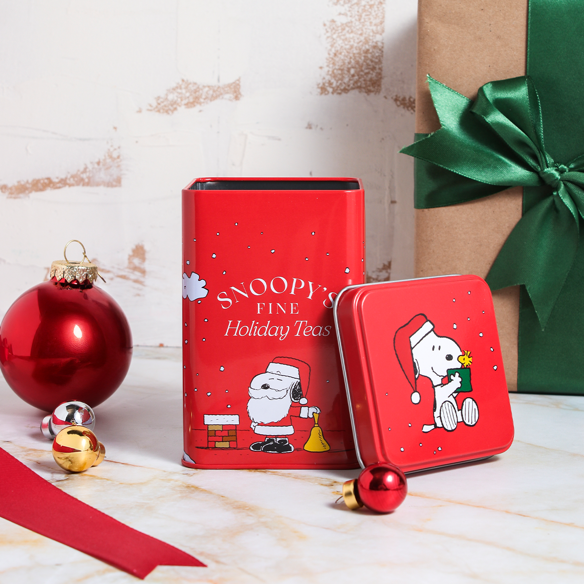 Snoopy’s Fine Holiday Teas Gift Tin (Tin + 5 Sample Flavors)